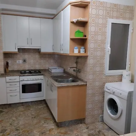 - 3 Bedrooms With Sea Views Young People Group Not Allowed - 4064 Apartamento *