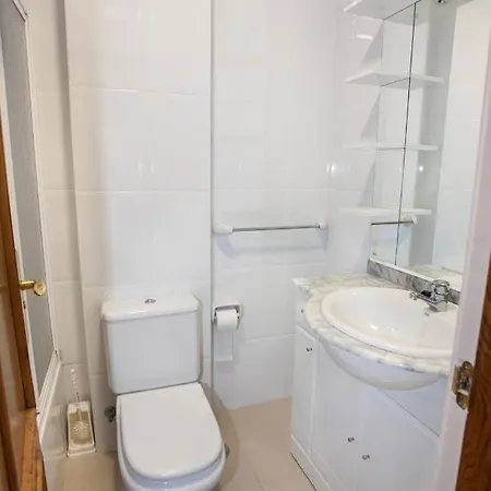 Apartamento - 3 Bedrooms With Sea Views Young People Group Not Allowed - 4064